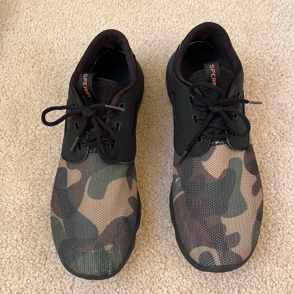 Unisex Sperry camo pattern